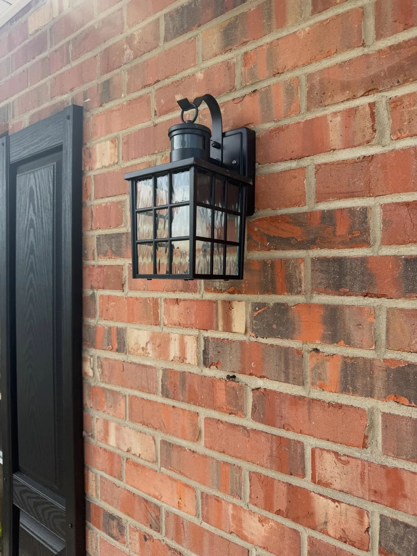 Knocked out a full list on this one 🔧

Replaced a worn washer bellow, rehung a TV, installed a new exterior light, reinstalled a medicine cabinet upstairs, and modified the cabinet opening so the fridge could slide in clean and fit properly.

A litt
