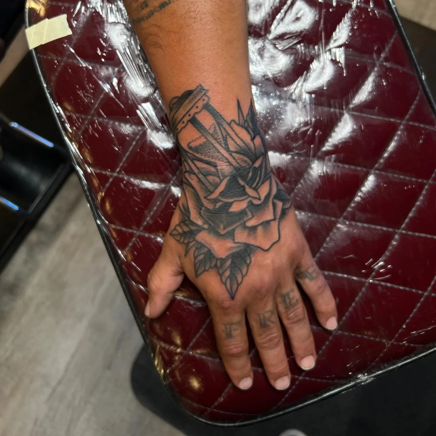 Fun hand blaster flash for the homie @jonathannealmartinez 🙏