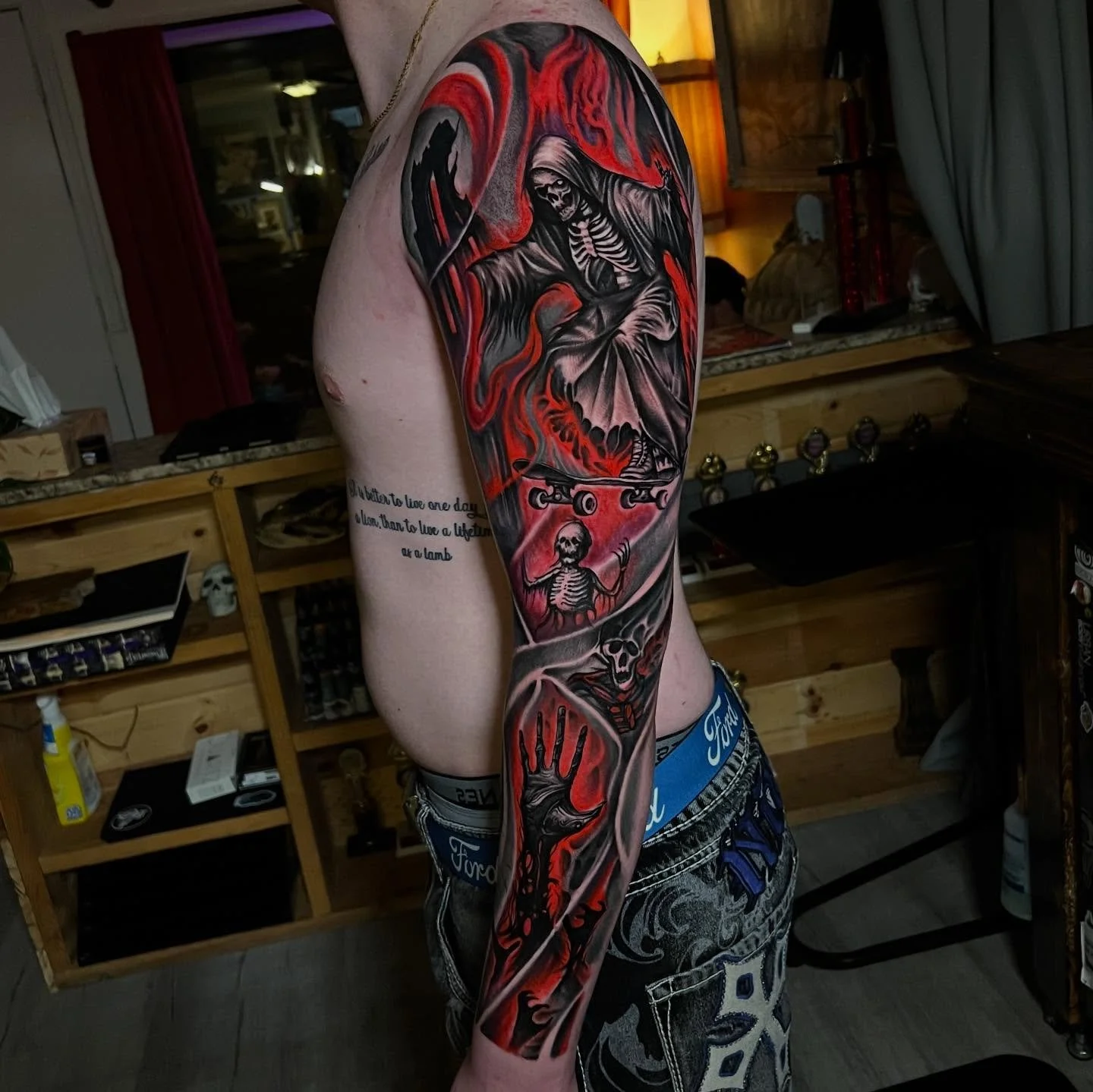 Thanks JD from traveling all the way from Iceland to get this outter sleeve done, truly humbled 🤘🙏

#prescotttattoo #sleevetattoo #darkartist