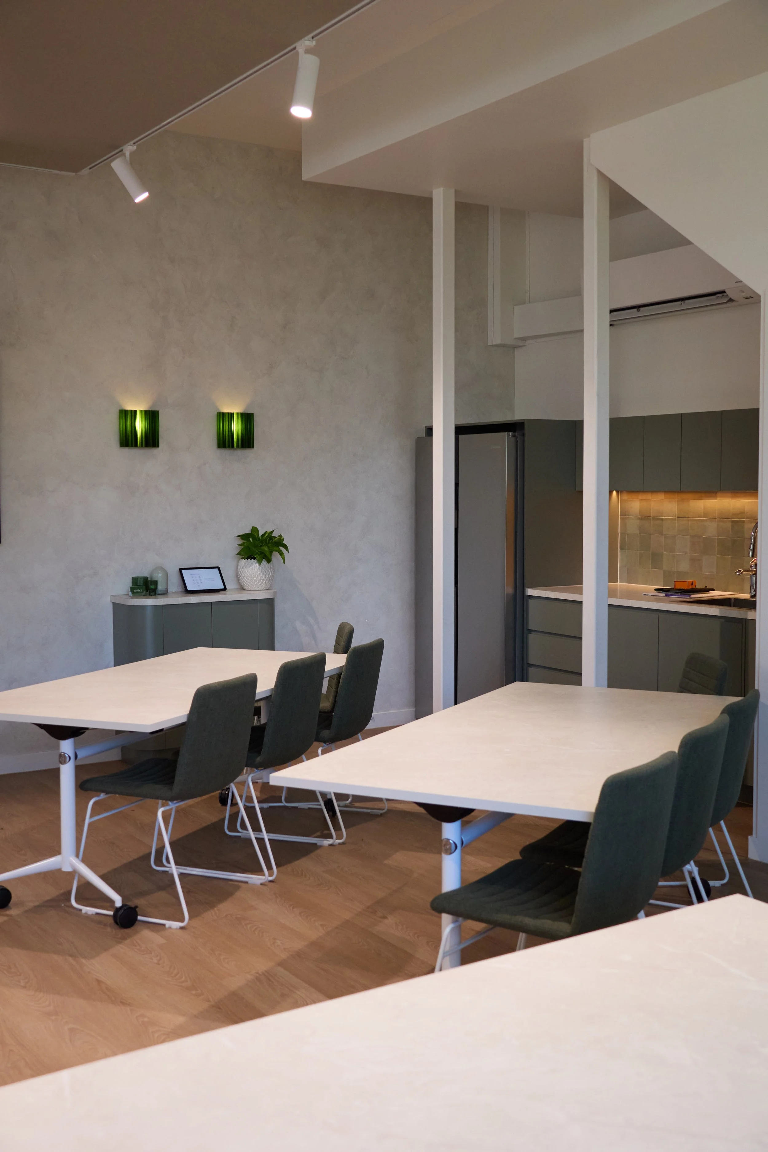 Kitchenette and Seating 