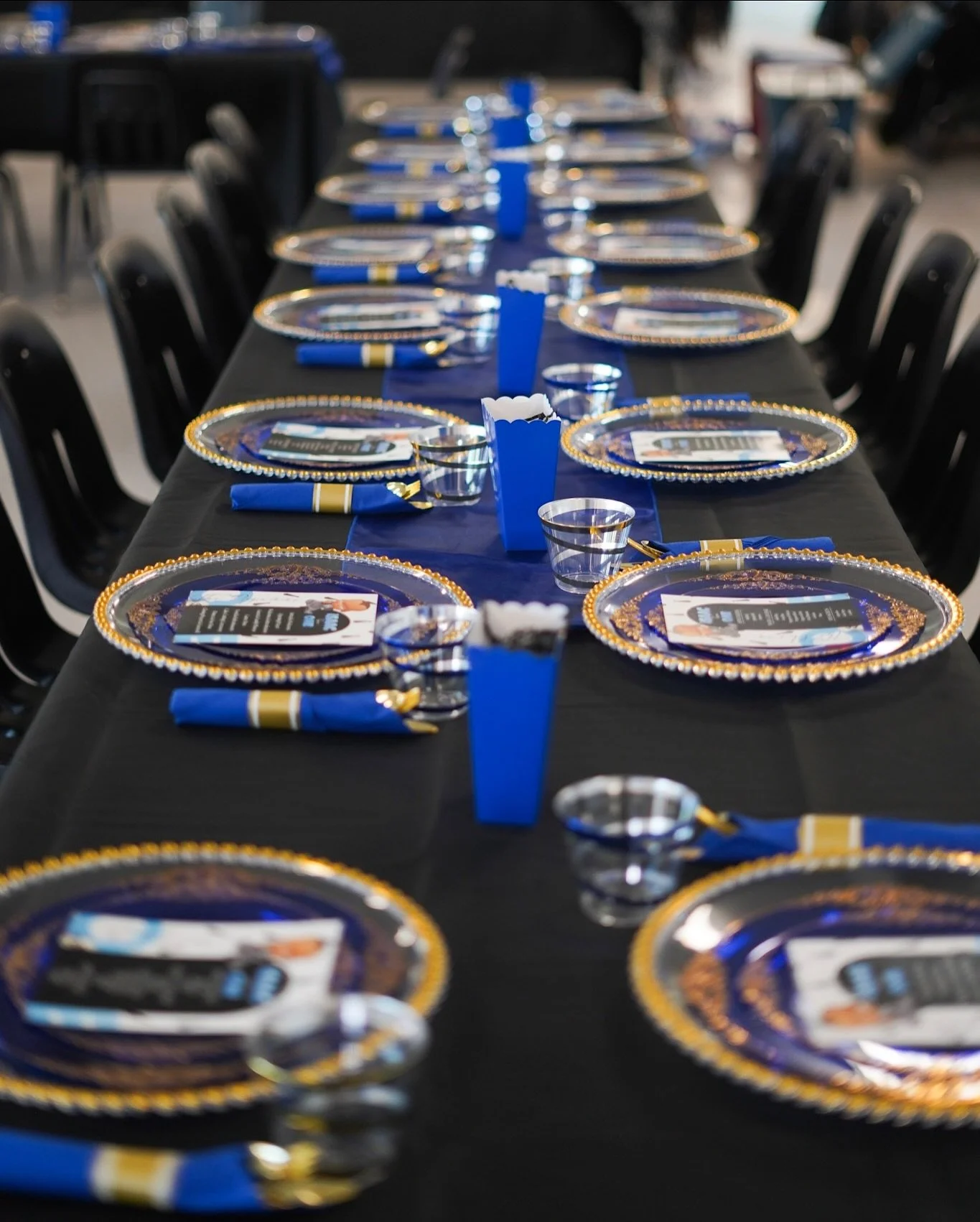 These elegant table settings brought the Boss Baby theme to life; perfectly blending fun, style, and a touch of sophistication for Isaac&rsquo;s special day! 💙