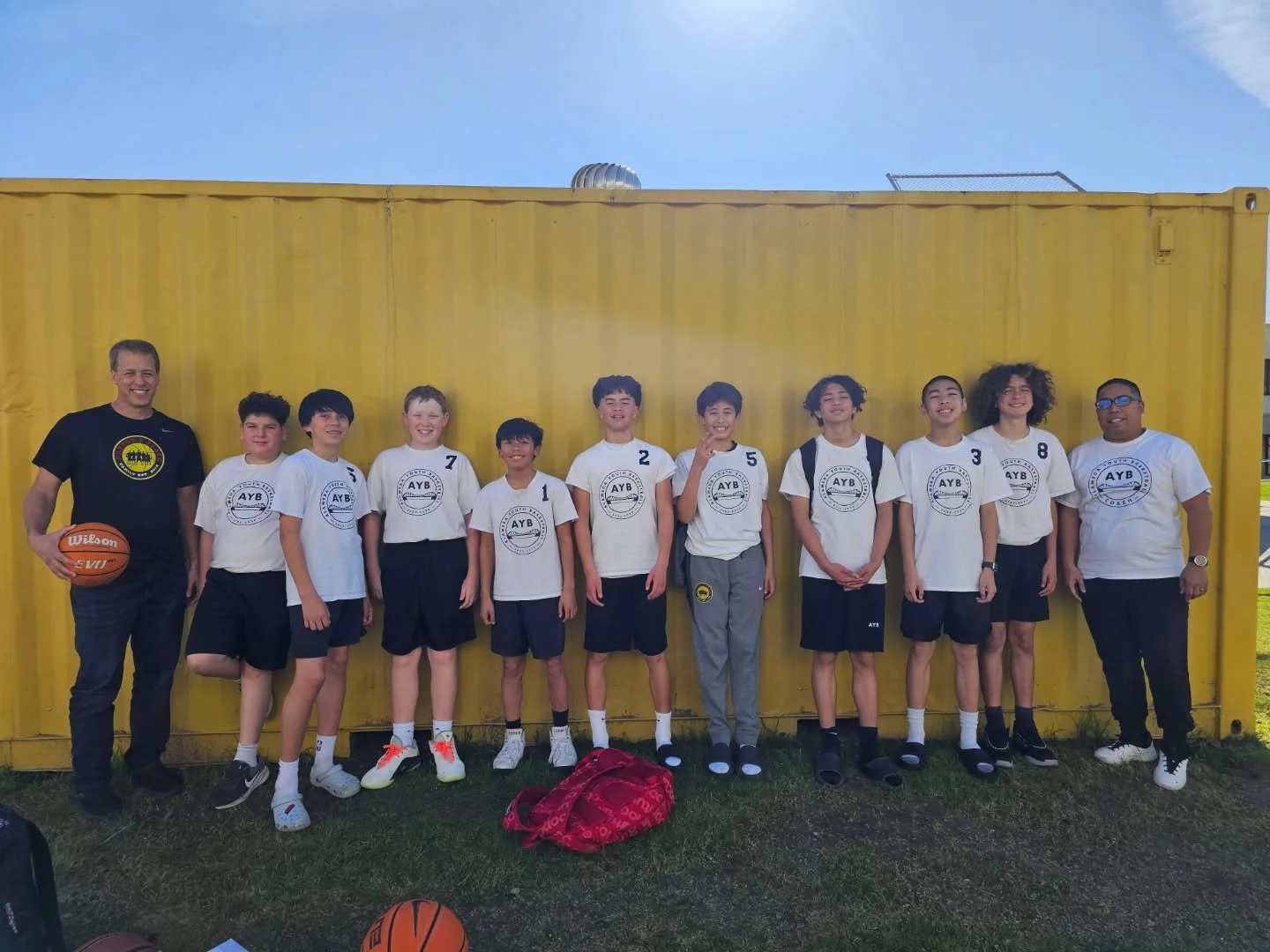 Another year of AYB is in the books. Some good runs this year, team Wonder Bread was a blast to Coach with @smkowalski1

Got to coach some new kids with @b5ckk_ being an absolute scoring machine on the court. Miles and Liam adding to our offense, Mir