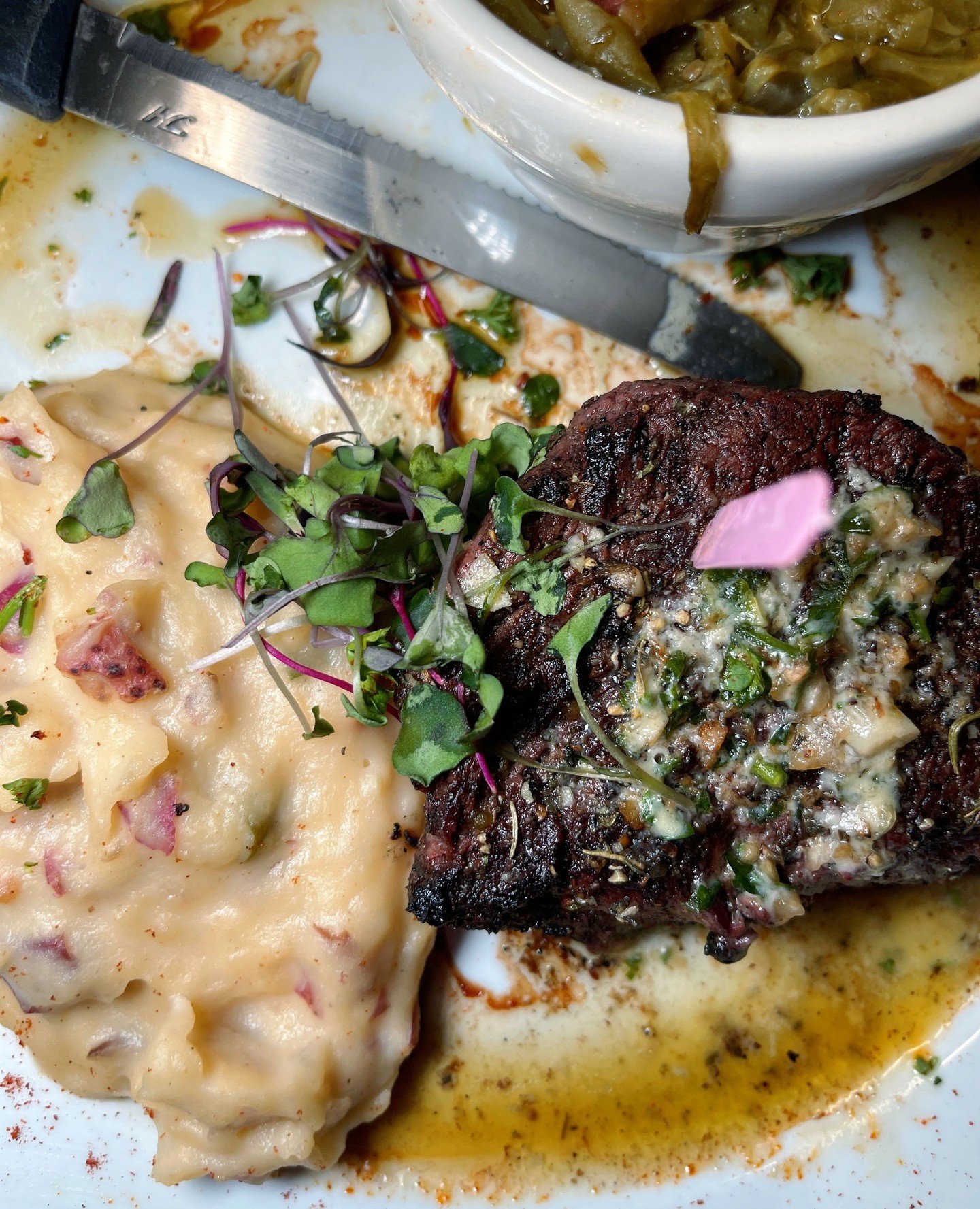 Happy Hump Day! $39 three-course steak dinner starts at 5PM, and the $7 sangria is ready when you are 🥳 See ya tonight!⁠
⁠
⁠
#neworleansrestaurant #comfortfood #casualdining