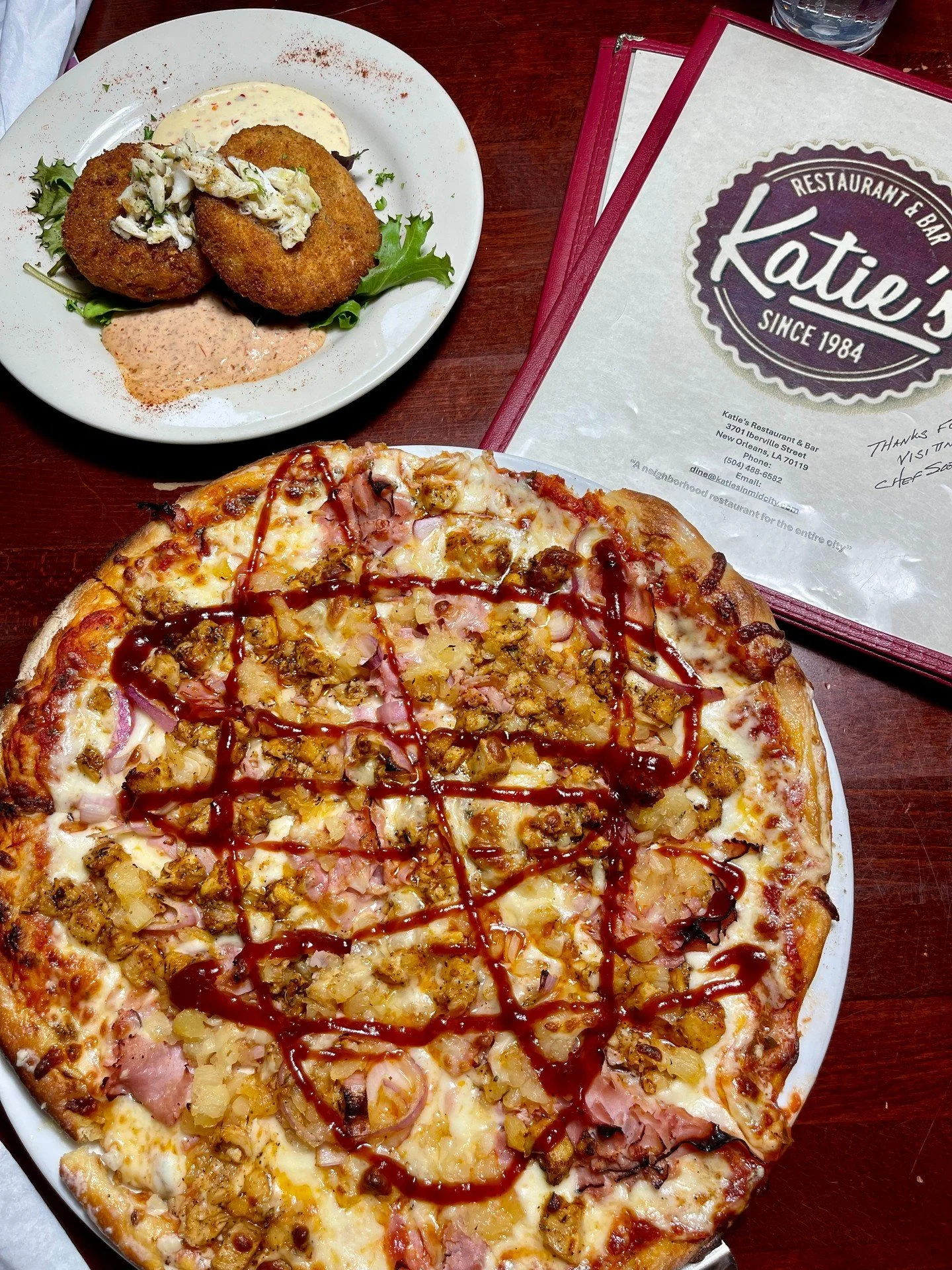 Finally our favorite night of the week (don't tell our other speicals) 😍 $5 off all pizzas today and every Thursday right here on Iberville 💜⁠
⁠
#neworleansrestaurant #comfortfood #casualdining