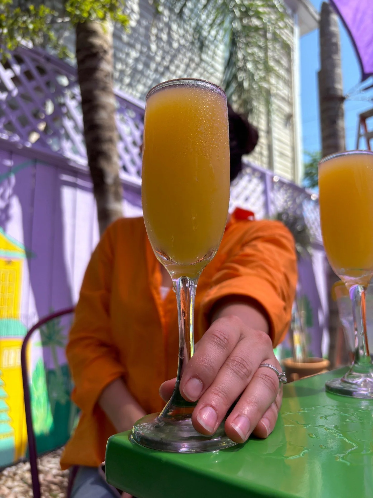 Brunch on the patio, mimosas in hand, selfie cam ready to rock 🍊🍸️🤳 That's our Sunday plan, what's yours? 👀 ⁠
⁠
Come hang! We've got $25 bottomless dranks every Saturday &amp; Sunday here at Katie's 💜⁠
⁠
#neworleansrestaurant #comfortfood #casua