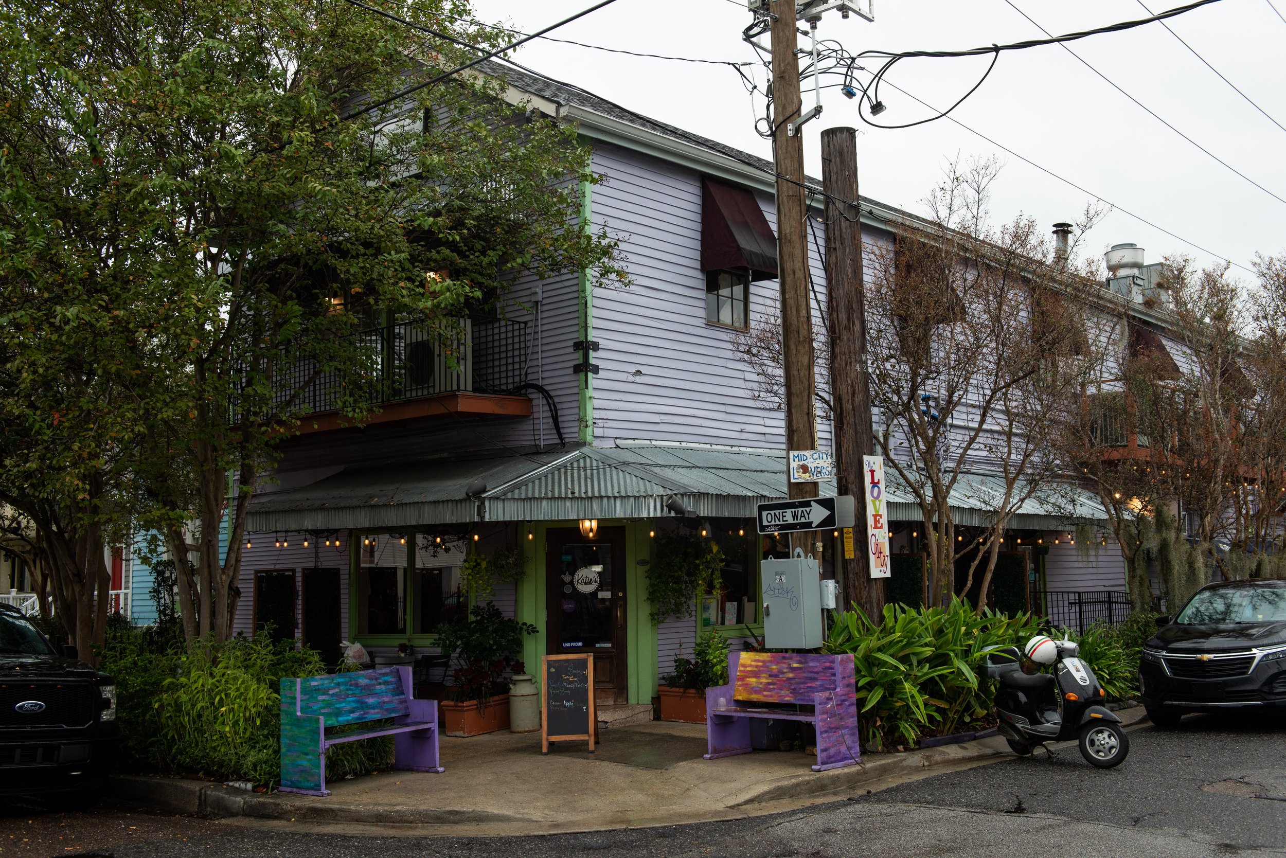 katies restaurant in new orleans mid city.jpg