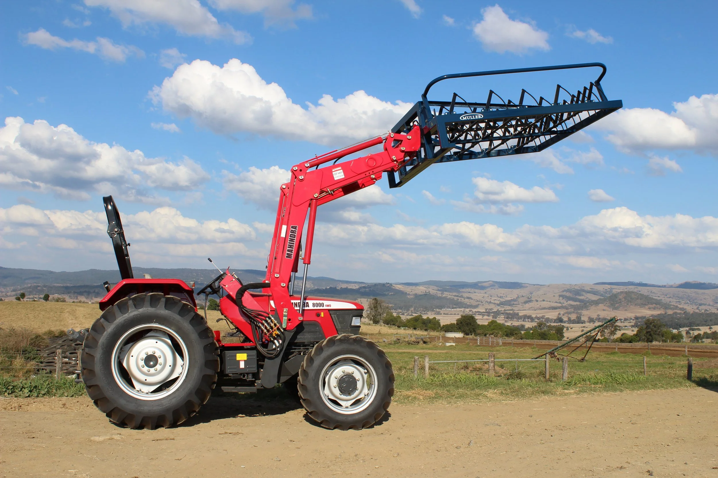 Muller Fabrications 15 Bale Grab lifting small square bale packs