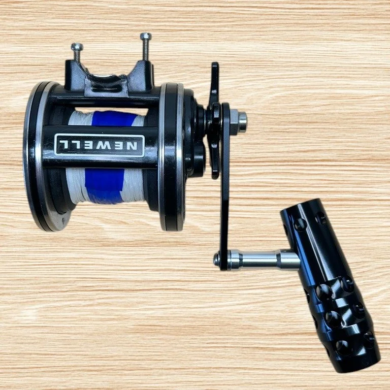 Custom Power/Jigging Handles. Lever drag, star drag and some spinning reels. 

I can custom fit most reels if needed. All professionally assembled using red loctite to avoid anything coming loose.

More power, less fatigue, better grip!
