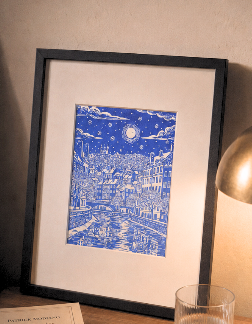 linogravure_lyon_ville_de_lumieres_estampes_de_minuit_encadree.png