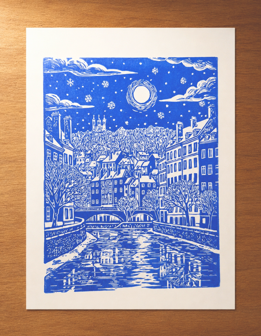linogravure_ville_de_lumiere_lyon_bleu_doux_estampes_de_minuit.png