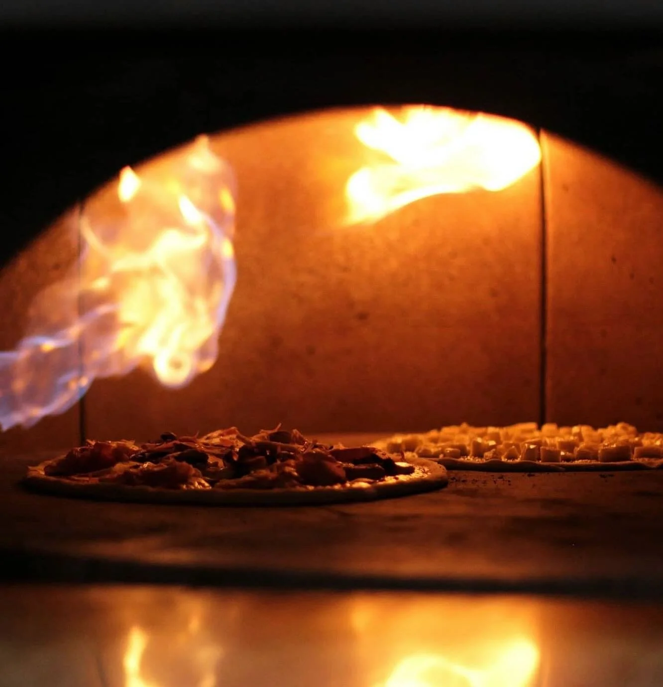 Pizza cravings? 🍕

Unwind with our Monday night offer &mdash; Any pizza + house red/white wine for $30! 
.
.
.
.
.
.
.
.
#blackrock #italianfood #buonappetito #supportlocal #foodgram #foodlover 
#bayside #ubereats #takeaway #pizza #pasta #pizzeria #