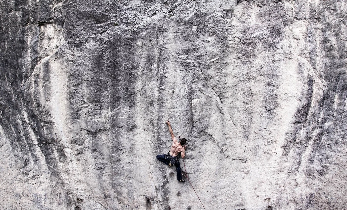 Authentische Outdoor- und Klettersportaufnahmen mit Fokus auf Bewegung, Emotion und Abenteuer im alpinen Raum.