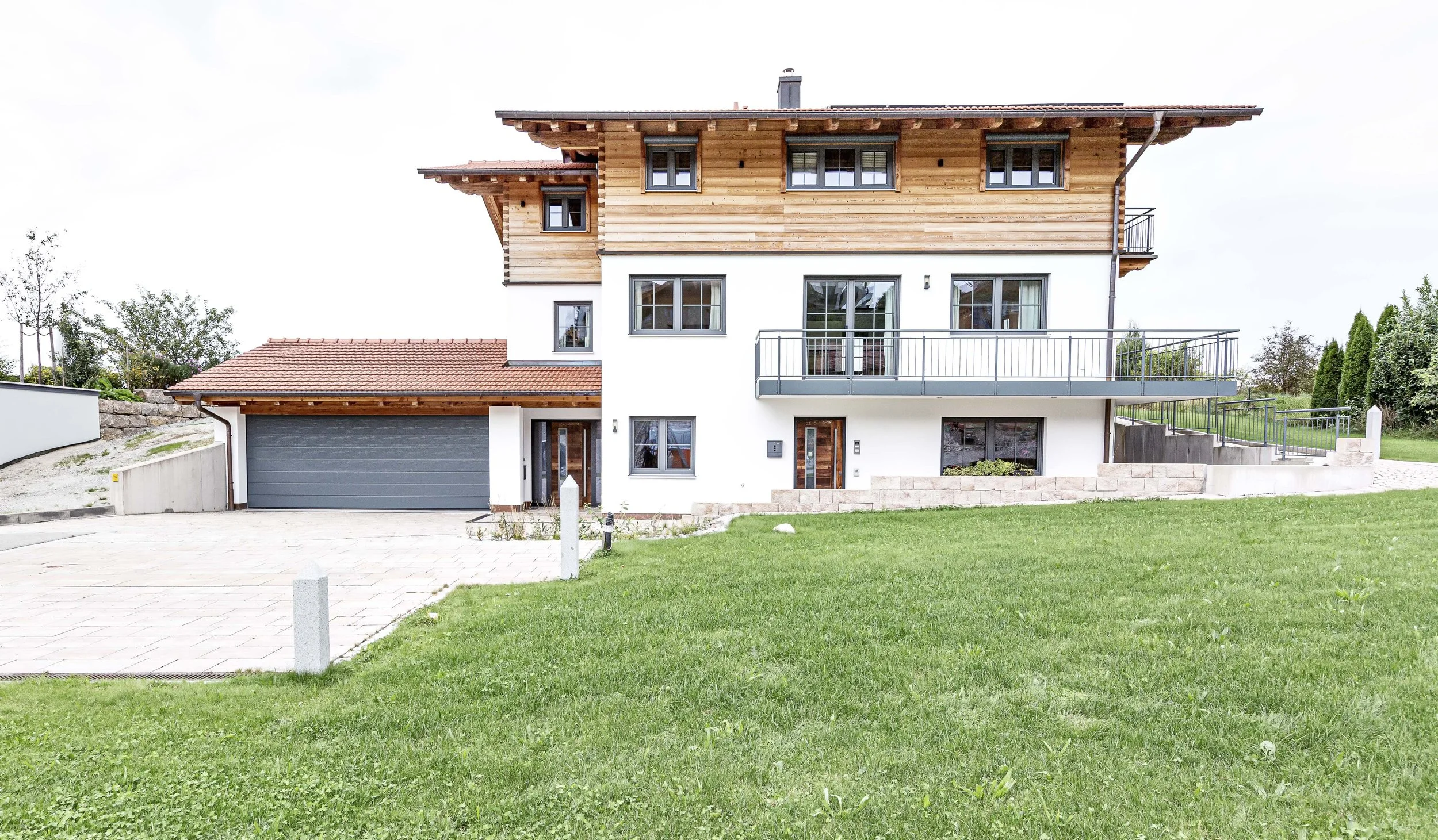 Moderne Interior- und Architekturbilder für luxuriöse Hotels, rustikale Chalets und hochwertige Unternehmensarchitektur.