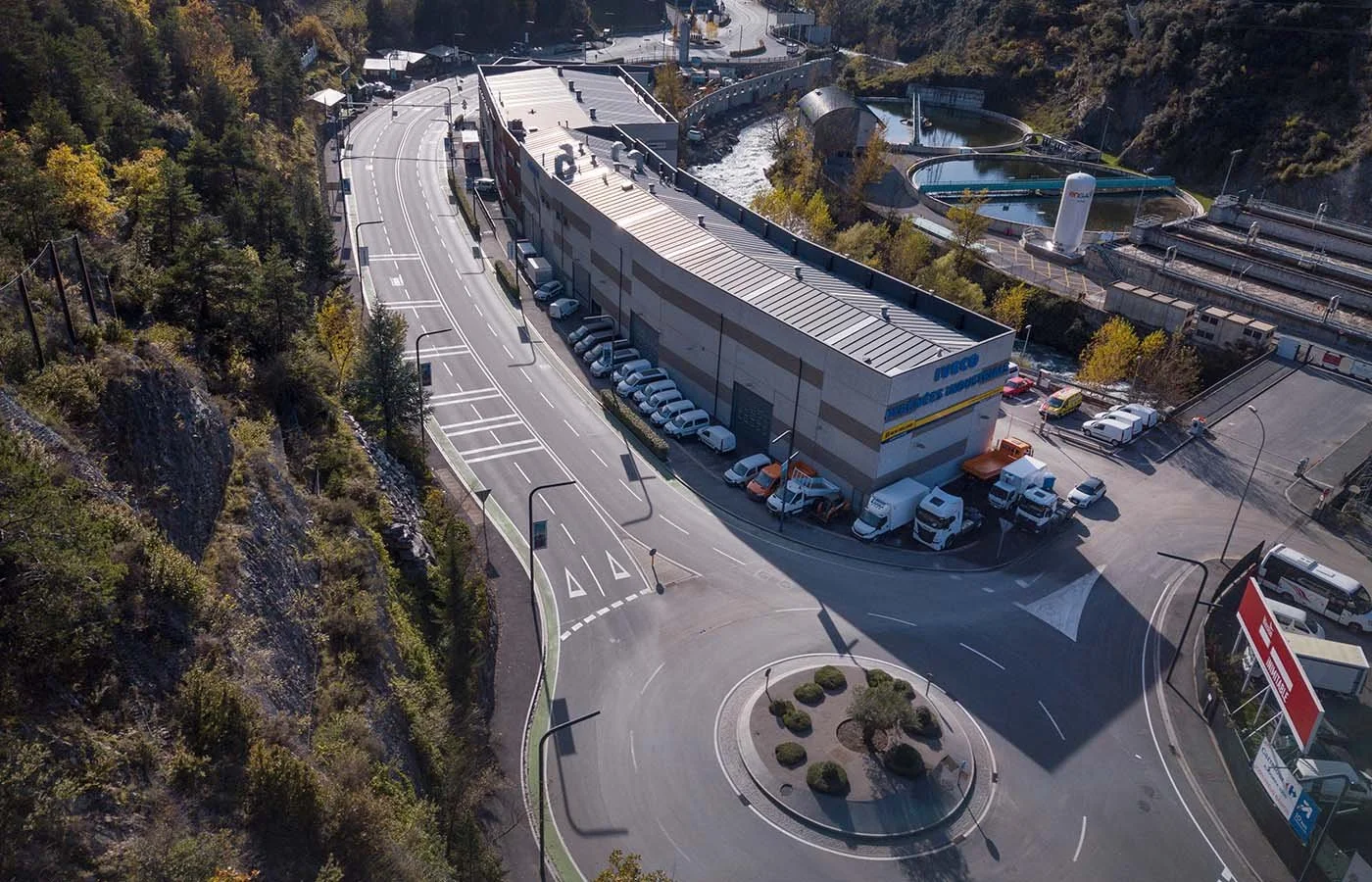 Vista aèria de la rasant de la carretera CG1 a Sant Julià de Lòria