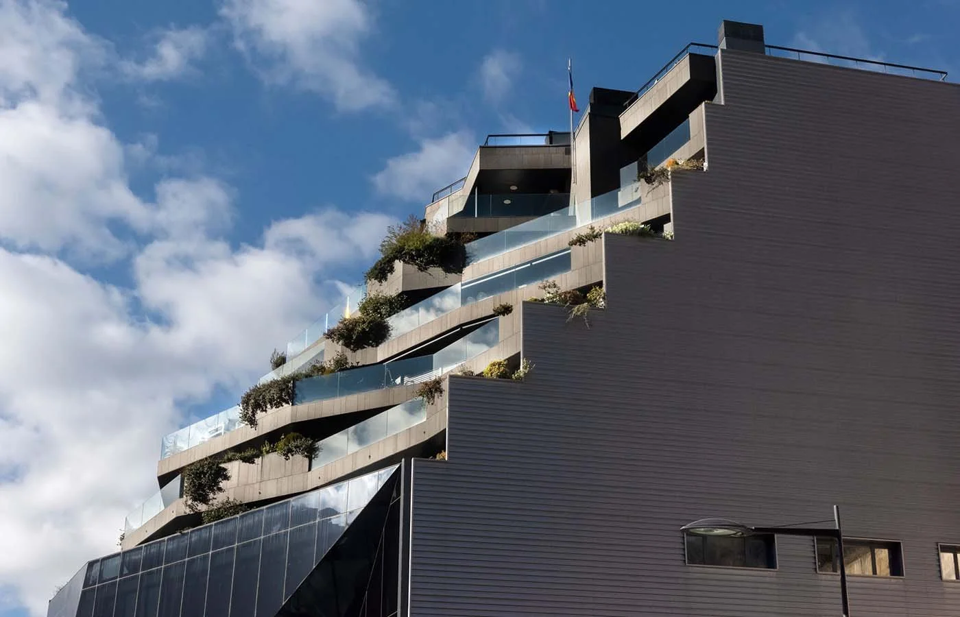 Fotografia de l'edifici Trillà, conegut popularment com Diamant.