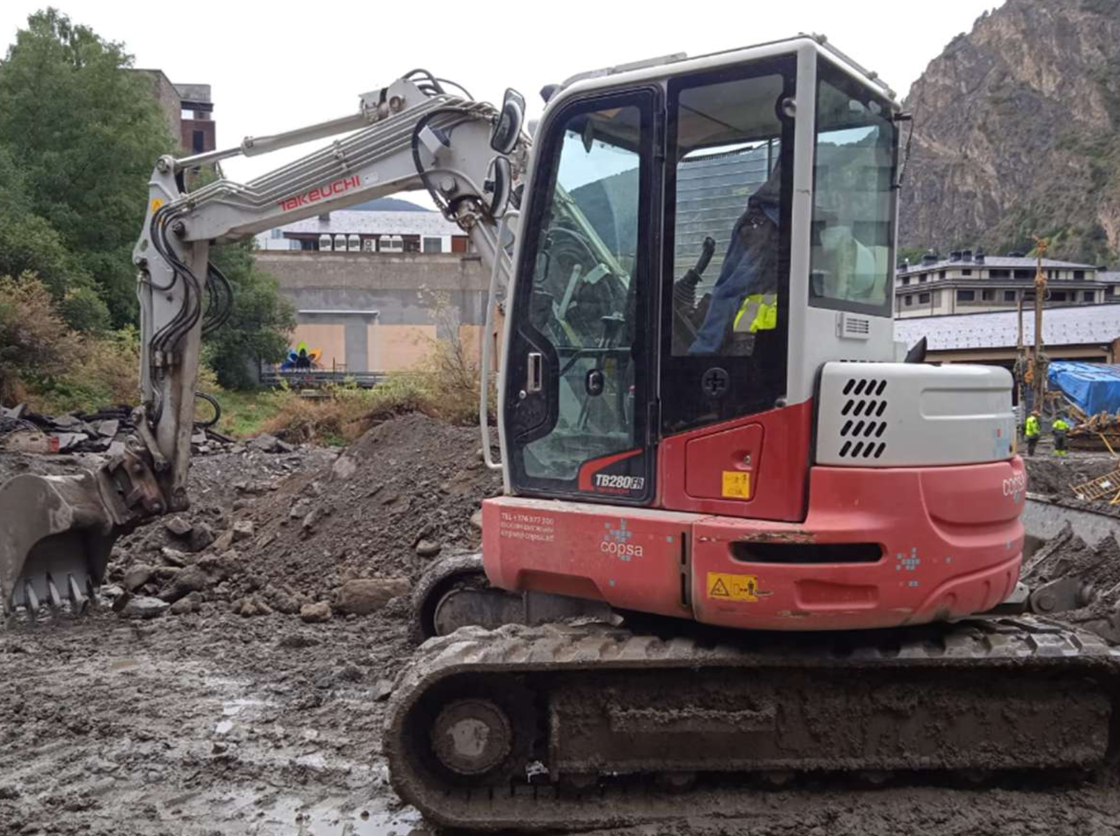 TAKEUCHI TB210RT