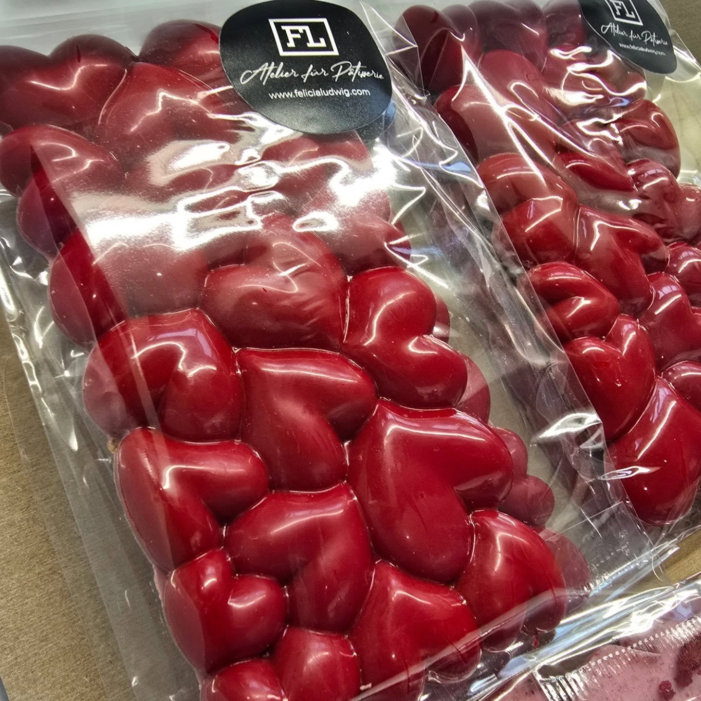 Ab jetzt im der Razzia  Valentine's Schokolade und Patisserie 

Angebot:
- Tafel Bruchschokolade 85g, Livinia 48% mit N&uuml;ssen, Fr&uuml;chten 
- Tafel Bruchschokolade 85g, Madagascar 64% mit N&uuml;ssen, Cranberry 
- Tafel Bruchschokolade 85g, Nui