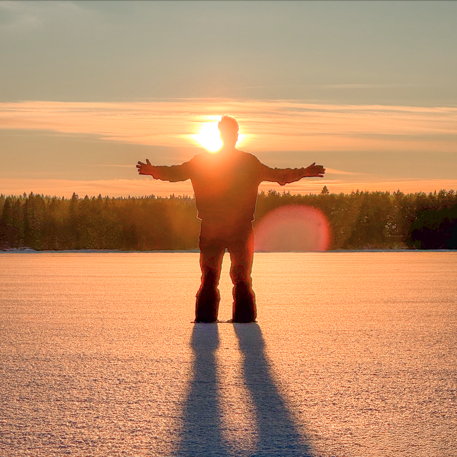 NÖYRÄ - Soihdunkantaja