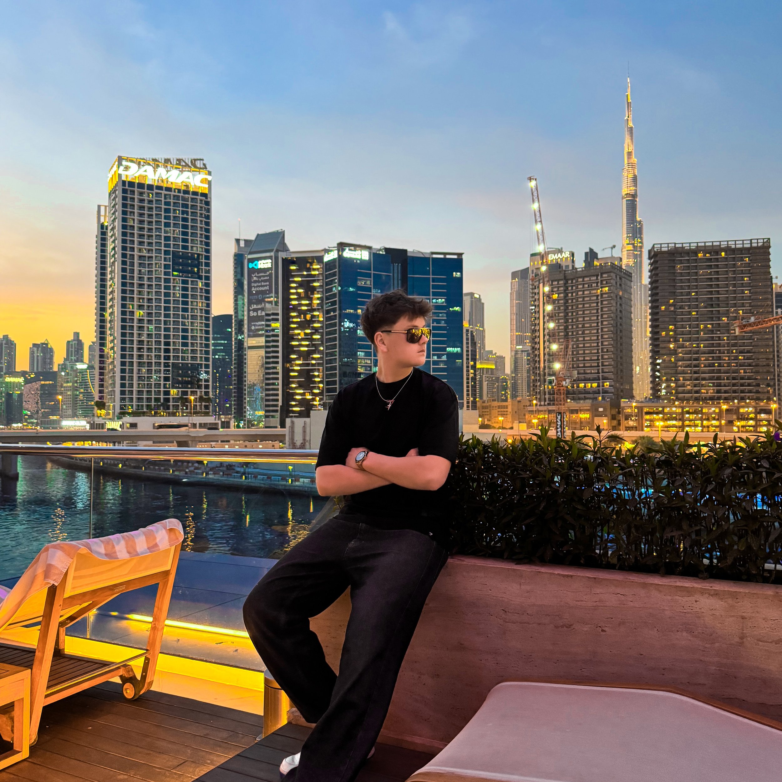 NÖYRÄ - Tom Cruise (Album cover / albumin kansi)