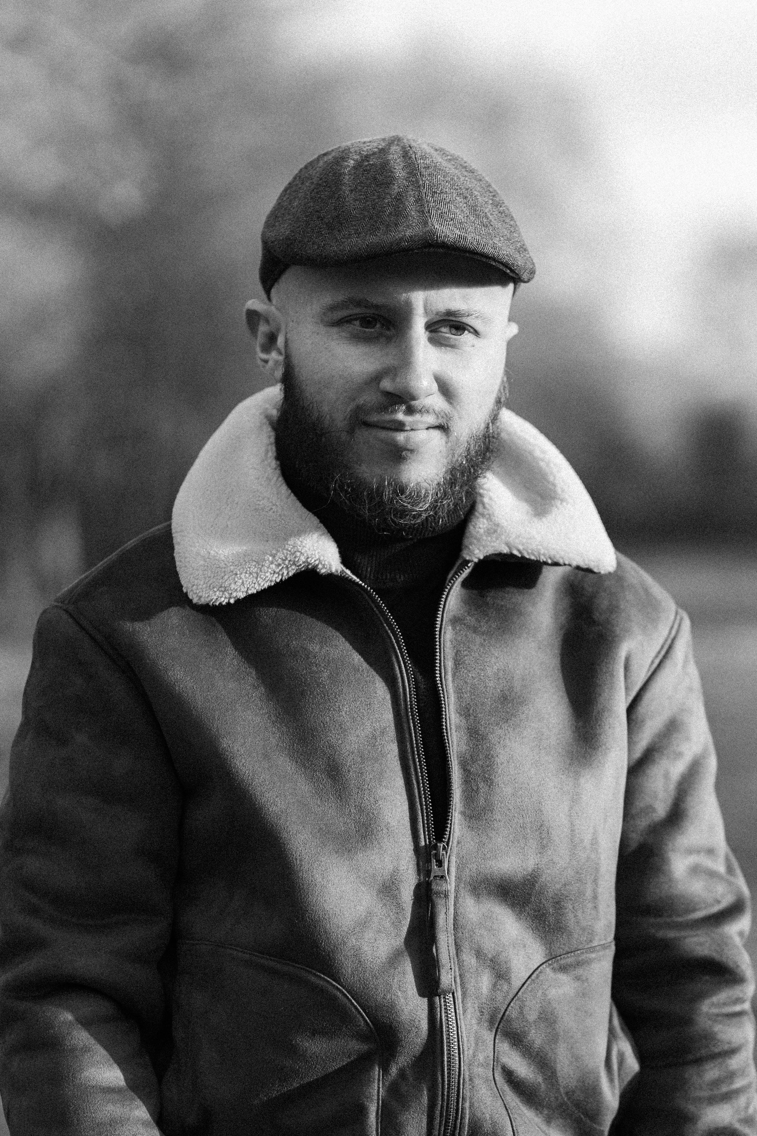 portrait de Thomas Beuvin portant un bonnet et un bomber.