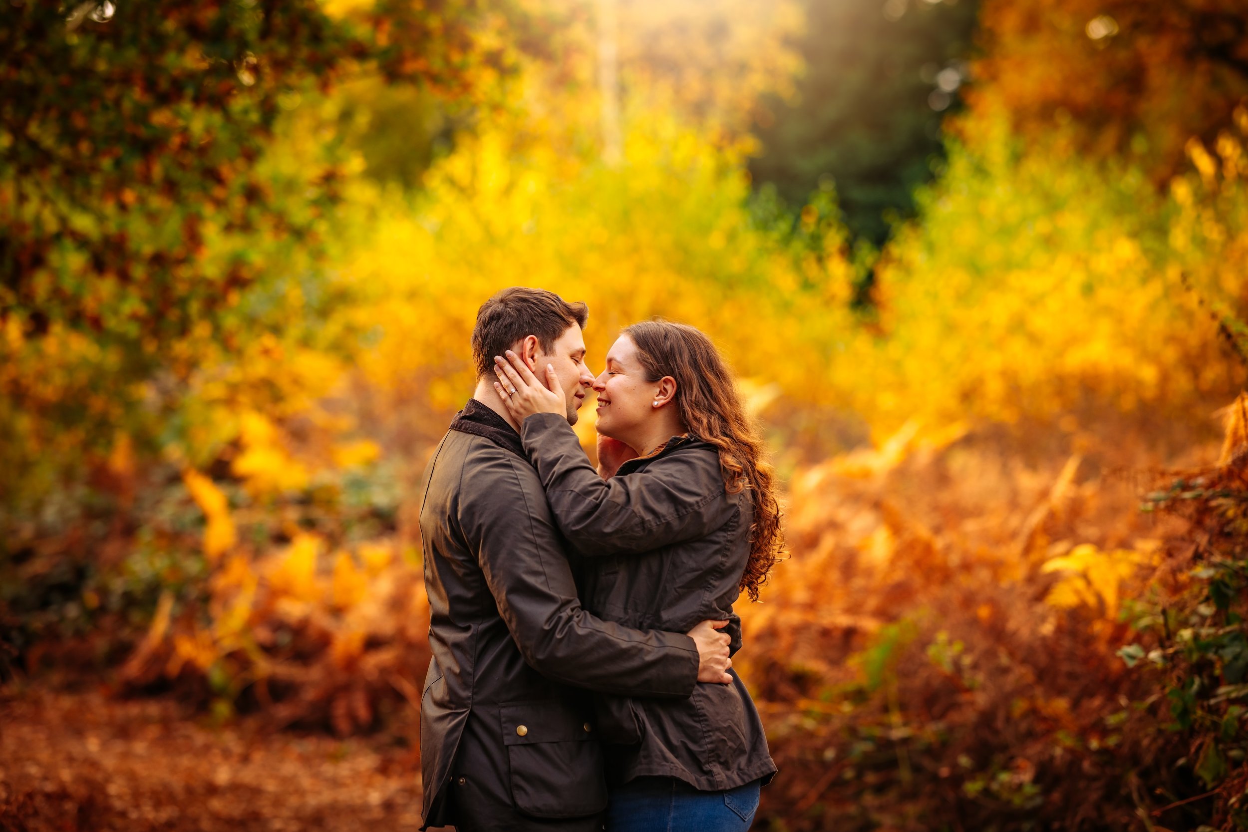 Engaged photo shoot couple Oxfordshire
