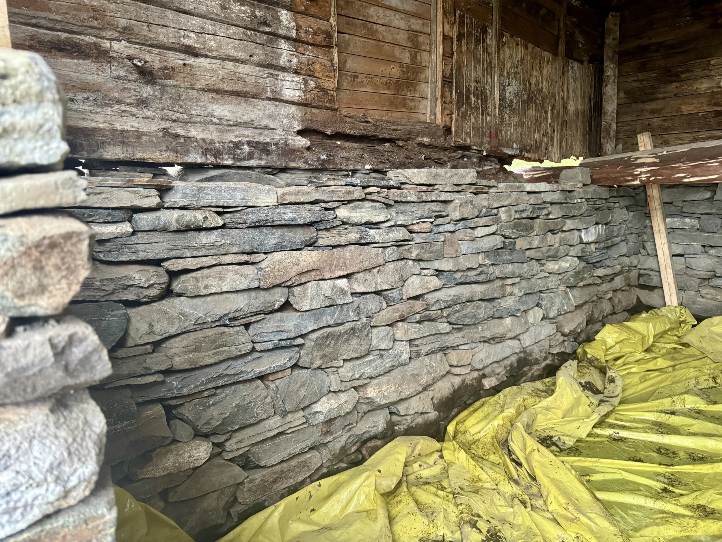 Juni 2025: Gjenreisning av verneverdig natursteinsmur