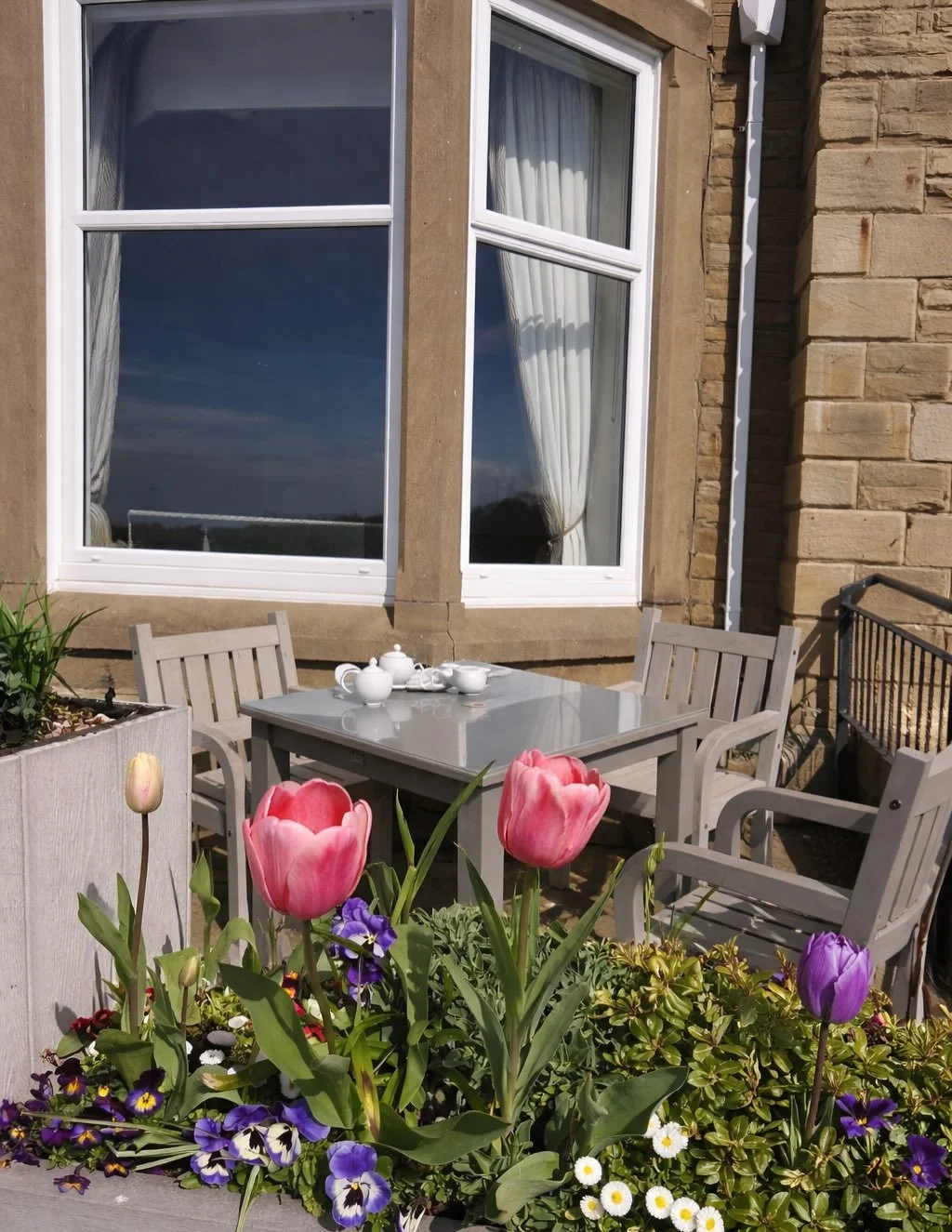 Sun&rsquo;s out, blooms are showing off, and we&rsquo;re fully embracing al fresco season 🌷🌞

Swipe to discover our Easter Sunday Lunch menu &mdash; open to all, as always. 💛🐣

#lythamstannes