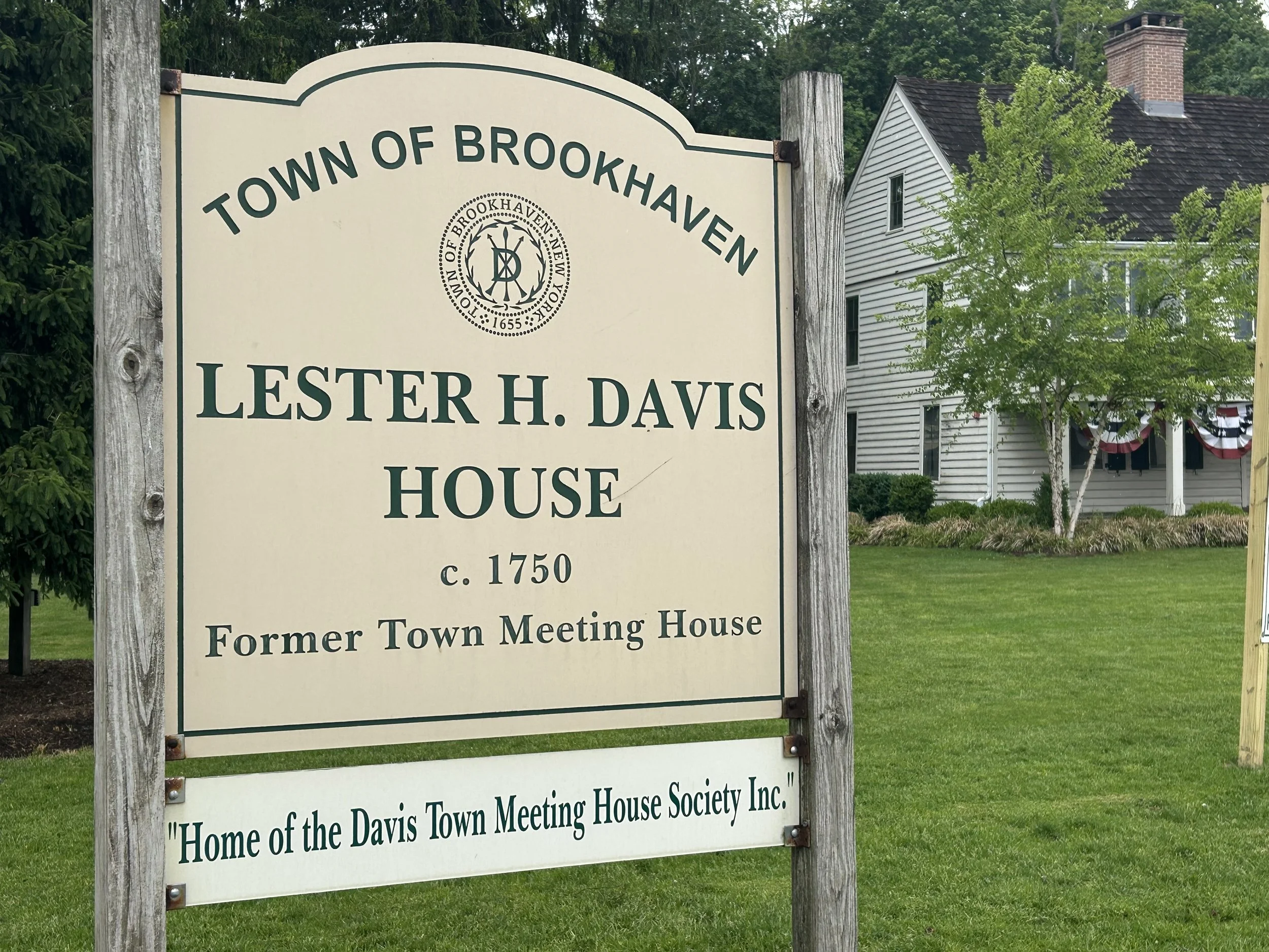 Lester H. Davis House (1 of 3)