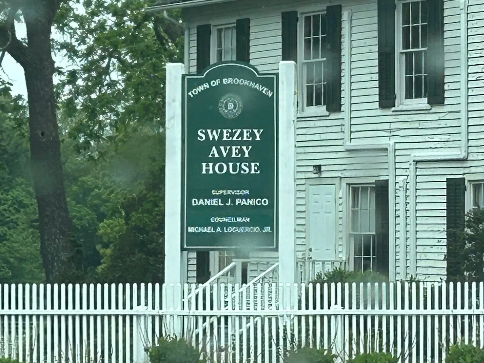 Swezey Avey House - 1 of 2
