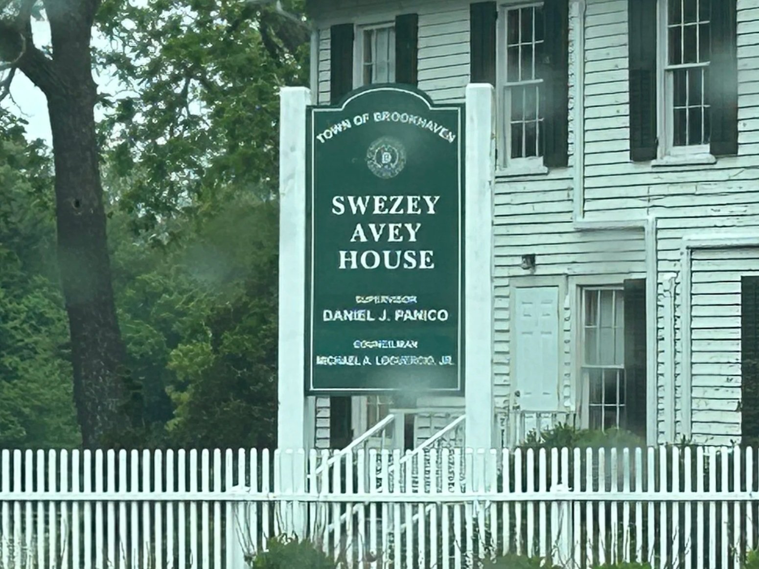 Swezey Avey House