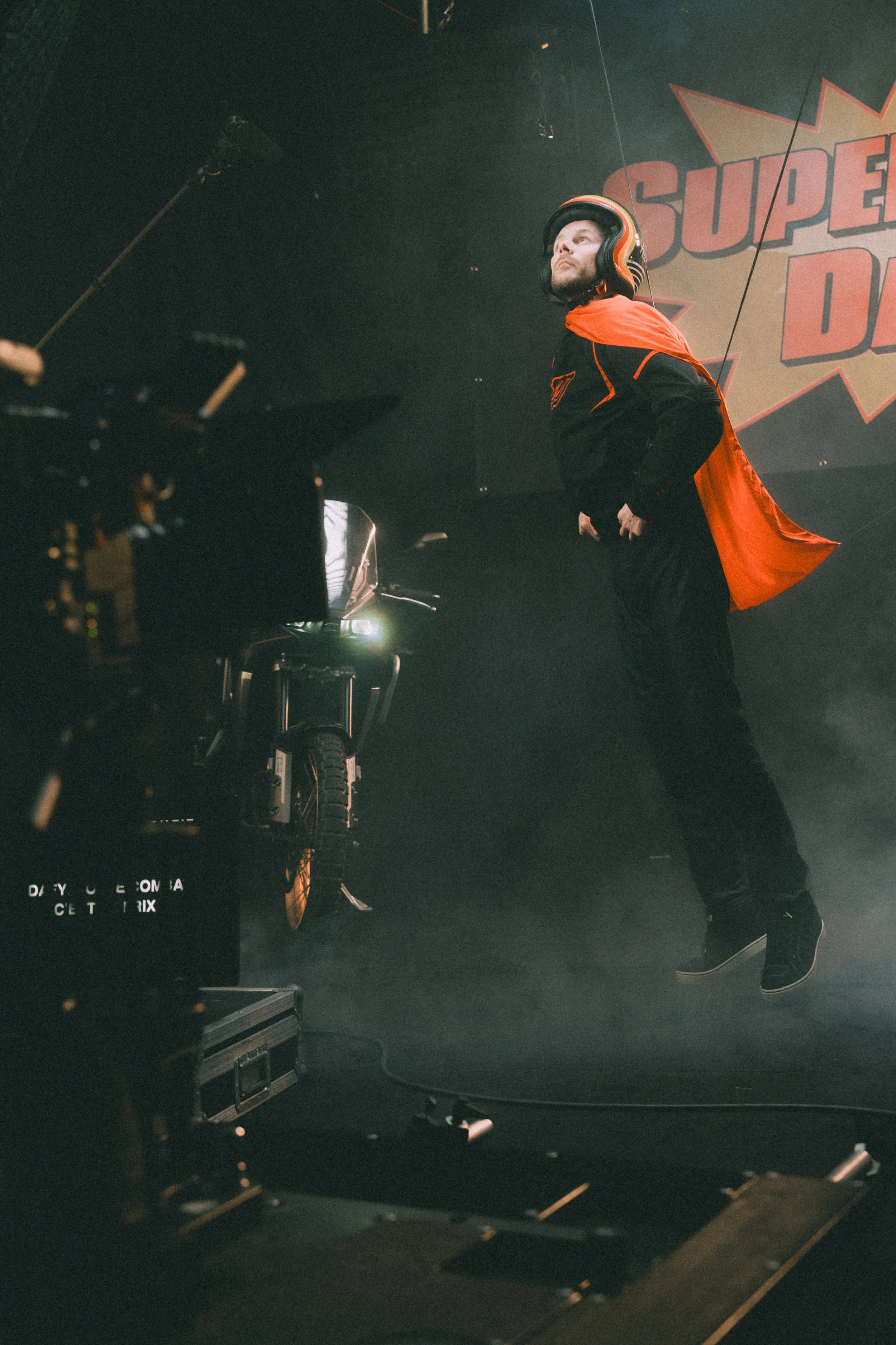 Ambiance plateau lors d’un tournage vidéo publicitaire MotoGP à Lyon.
