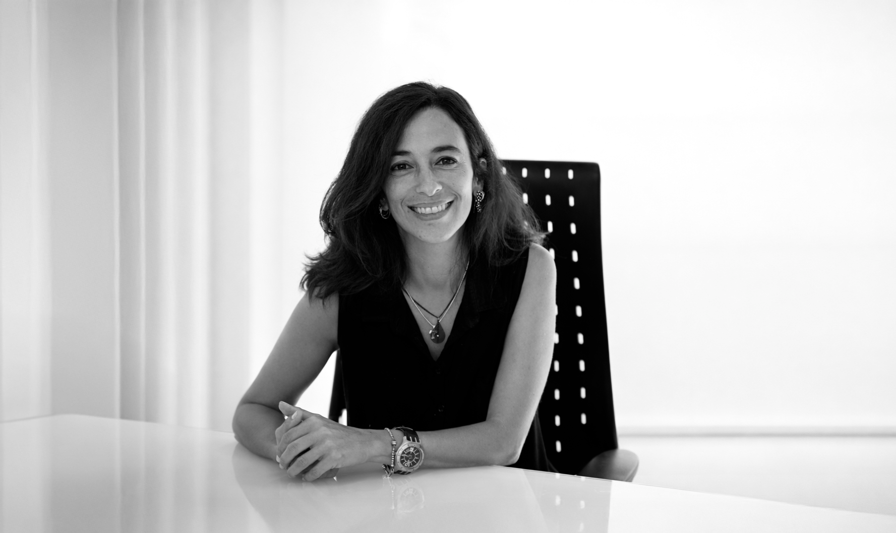 Black and white photo of Patrícia Araújo, Founder and Strategist at The Draft - Estúdio de Comunicação e Estratégia.