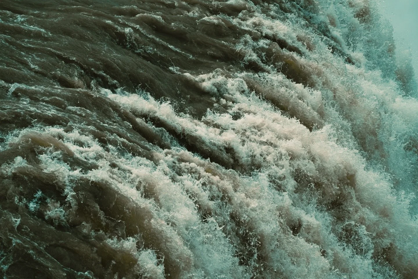 Cataclysm in the hydrosphere