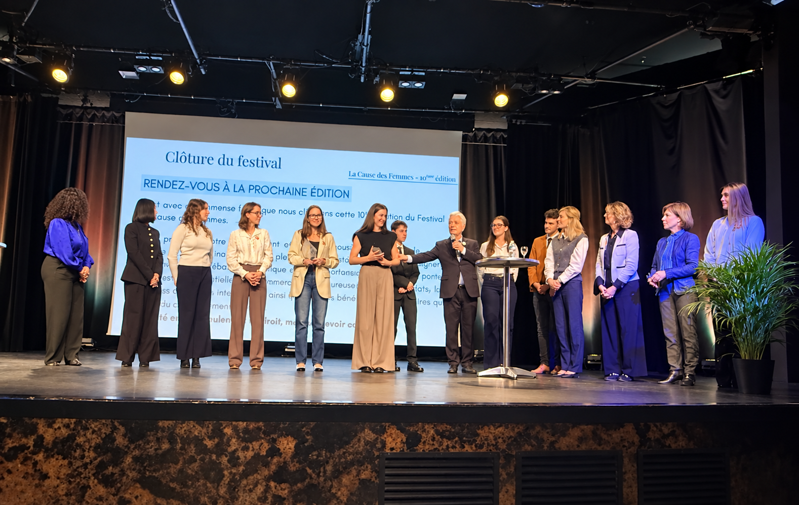 Scène du Festival La Cause des Femmes.png