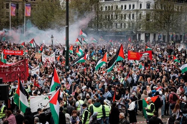 Farlige trøjer og frihed på flugt