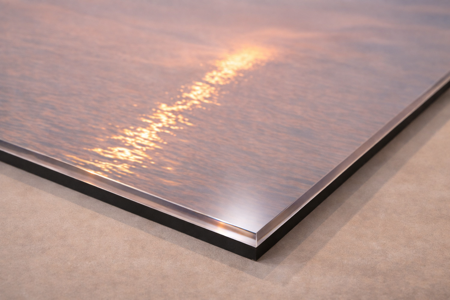 Acrylic Detail Corner 1.png