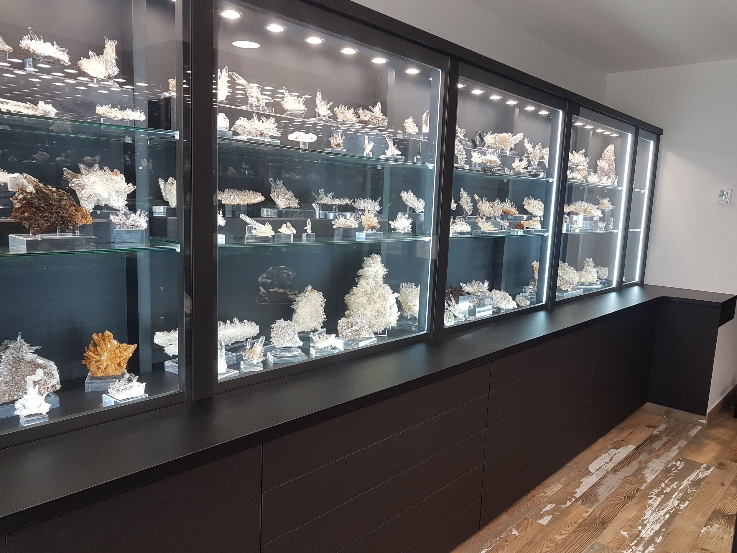 Meubles Bérard - Vitrine pour musée de minéraux