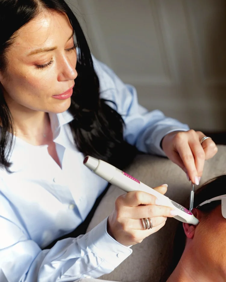 Auriculothérapie laser perte de poids compulsions sucre Lyon Tassin