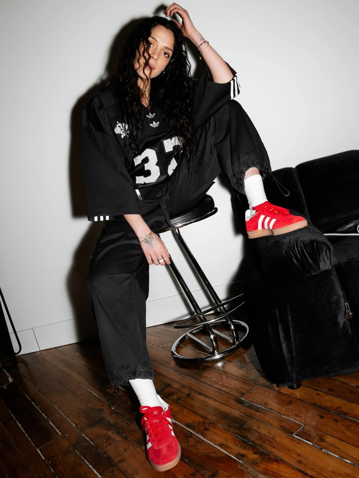 TO THE WORLD RADIO // @joyiasound 

shot at @mova.studios by @mova.creates 

photographer // @sandramonaco 
creative director + stylist // @christina.m.schmidtt 

#movastudio #shotatmova #musicphotography #flashphotography #willychavarria