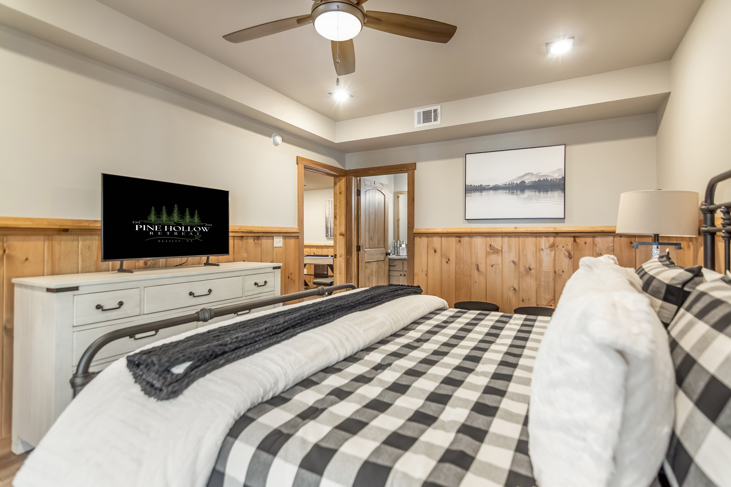 Guest Master Bedroom - Basement 2.jpg