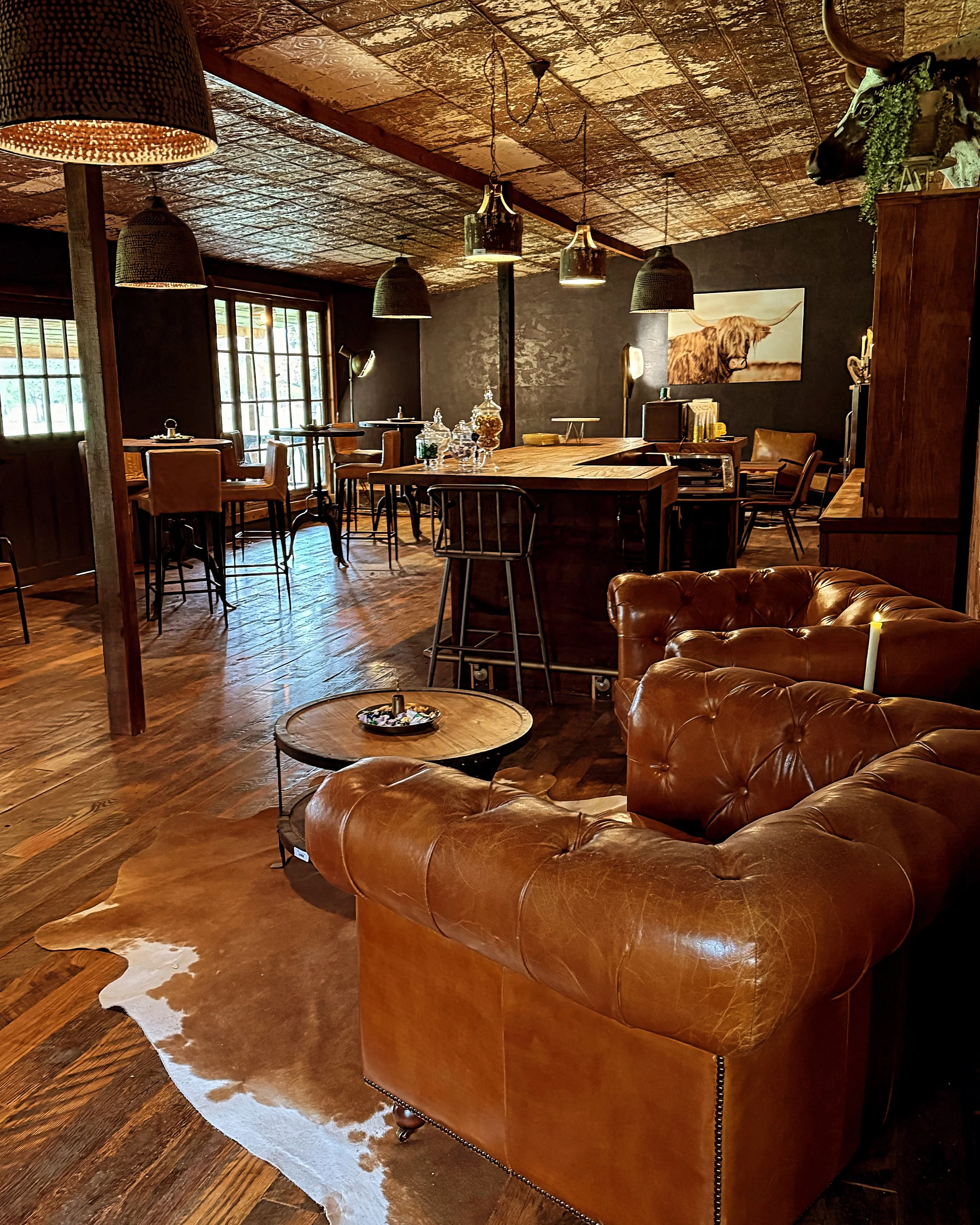 Image of lounge 1.JPG