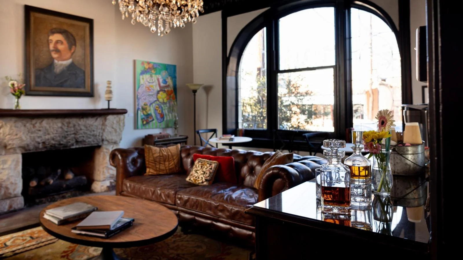 parlor-hotel-giles.jpg