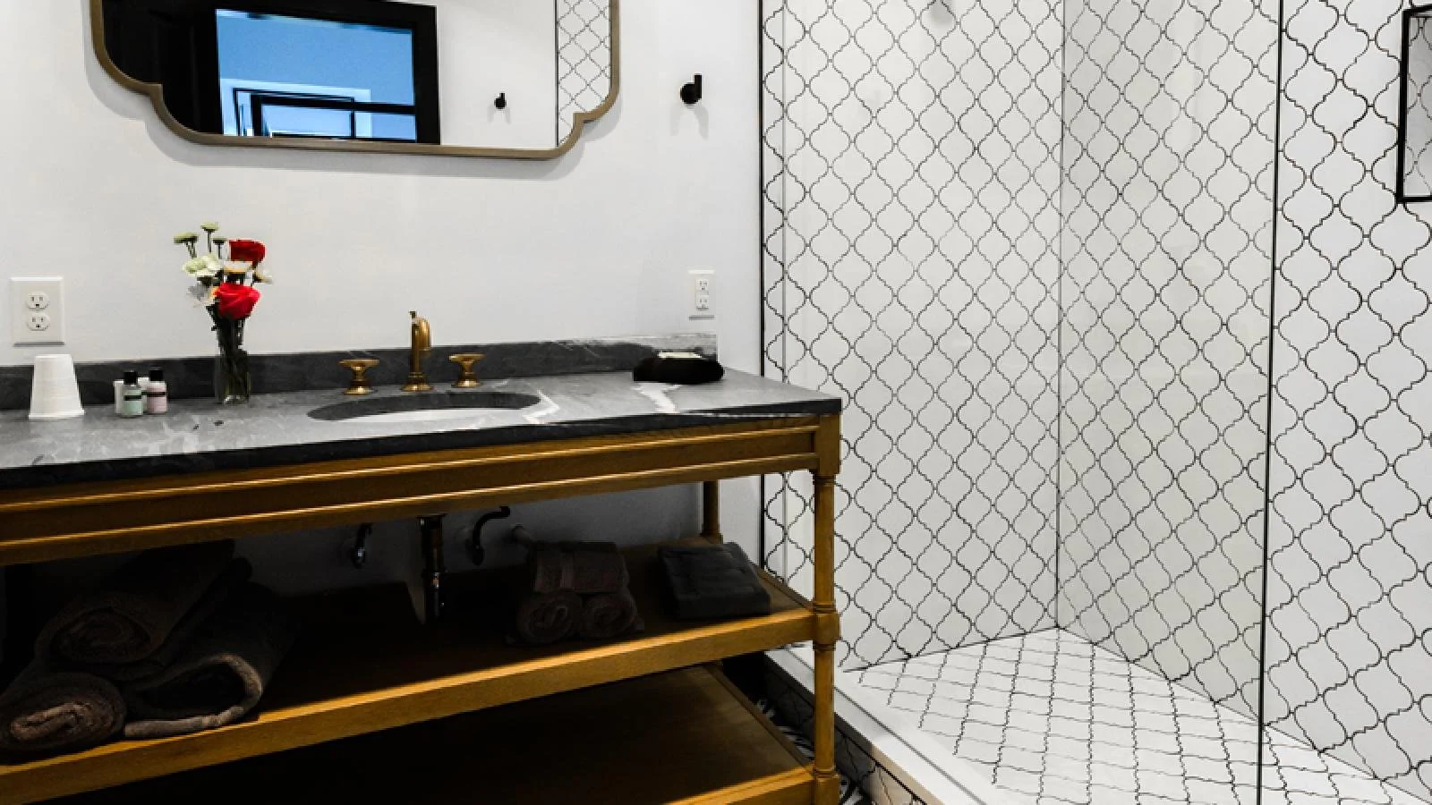 Hotel_Giles-Room-3-bathroom.jpg