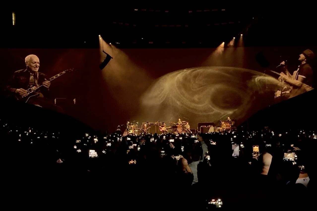 Pearl Jam / Peter Frampton - Bridgestone Arena
Nashville, TN 2025