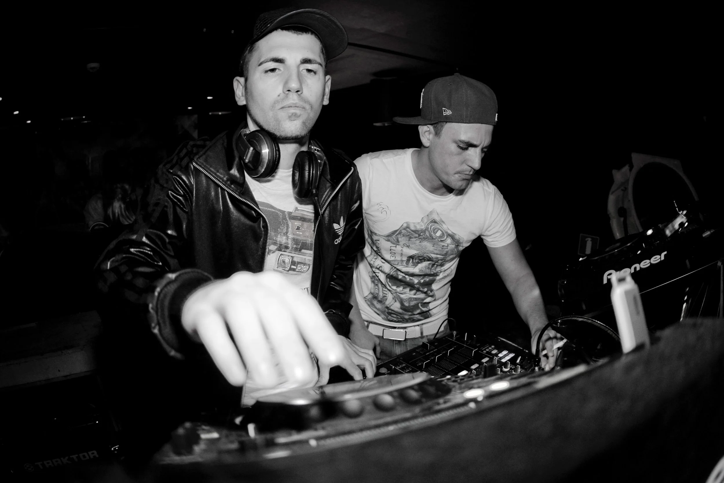 2012-02-18 dimitri vegas & like mike049.jpeg