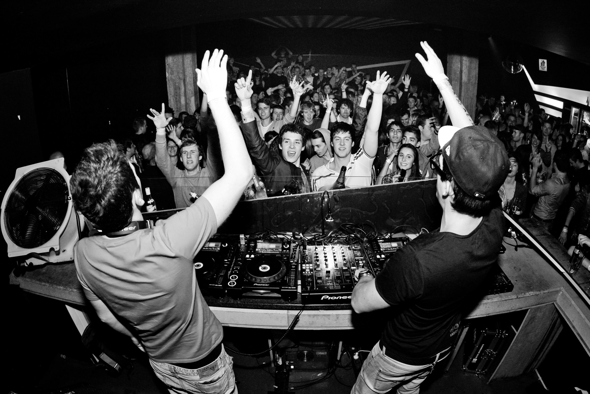 26-11-2011 Dimitri Vegas & Like Mike @ krush25.jpeg