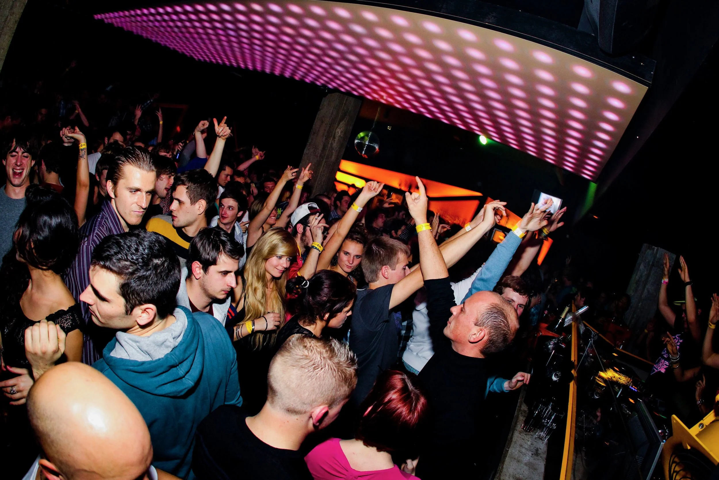 26-11-2011 Dimitri Vegas & Like Mike @ krush37.jpeg