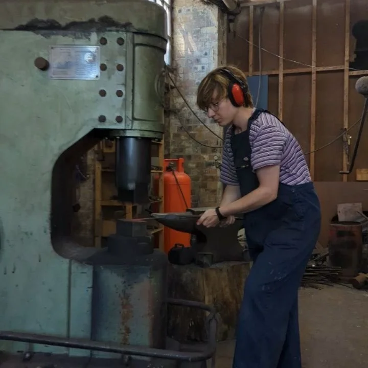 Giant Allium 

Each of the petals have been forged, bent, cut, welded and cleaned up with the grinder to create a flower element. 

Please with how these come together! 

#blacksmith
#artistblacksmith #metalwork #sculpture