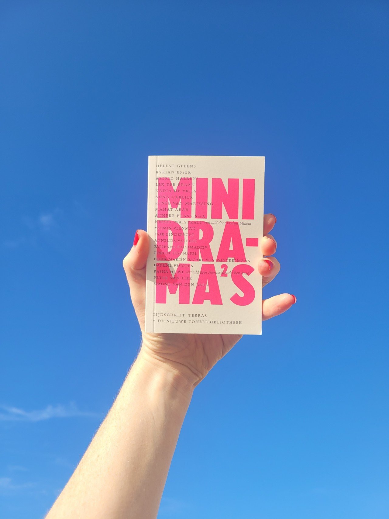     

 
   Hoe word je een steen, een minidrama van mijn hand verschenen in Minidrama’s 2, een uitgave van Tijdschrift Terras en de Nieuwe Toneelbibliotheek. 
 




















  
  



     
