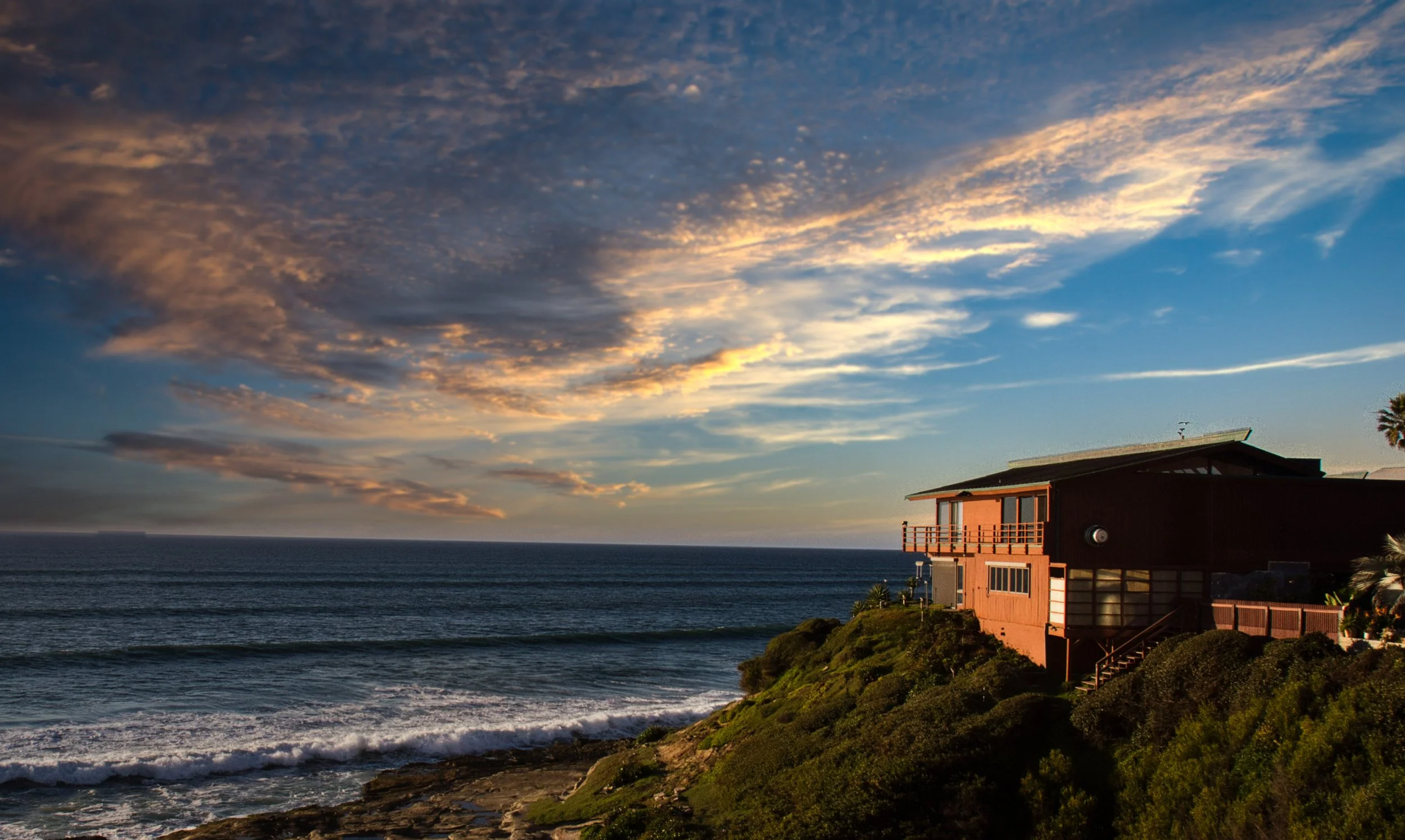 View of Pacific Ocean from Ocean Beach in San Diego